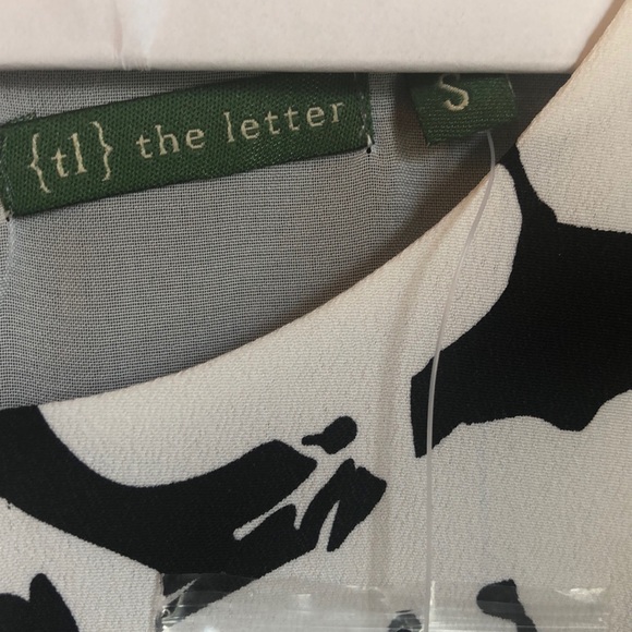 The Letter Black and White Dress - Picture 3 of 3